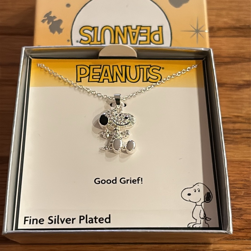 Peanuts Snoopy cubic zirconia necklace - Picture 2 of 16